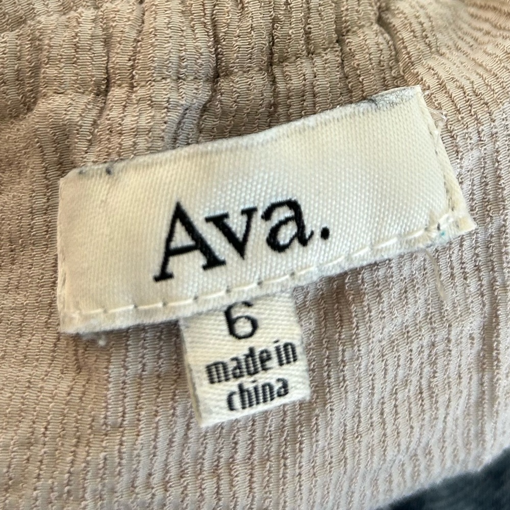Ava Gray Dress - Picture 3 of 3
